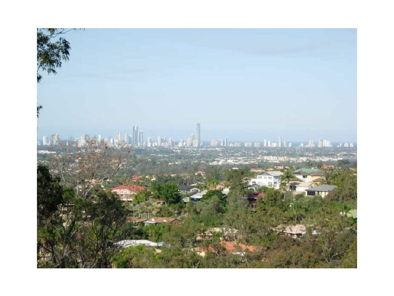 28 Ardrossan Place, Highland Park QLD 4211