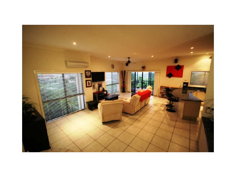 28 Ardrossan Place, Highland Park QLD 4211