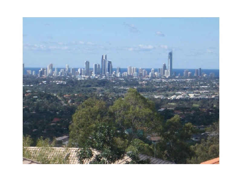 28 Ardrossan Place, Highland Park QLD 4211