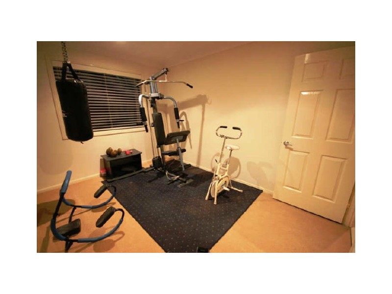 28 Ardrossan Place, Highland Park QLD 4211