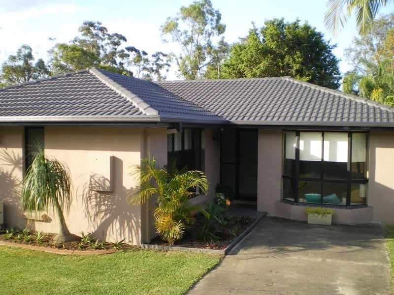 77 Alexander Drive, Highland Park QLD 4211