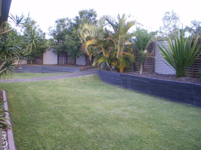 77 Alexander Drive, Highland Park QLD 4211