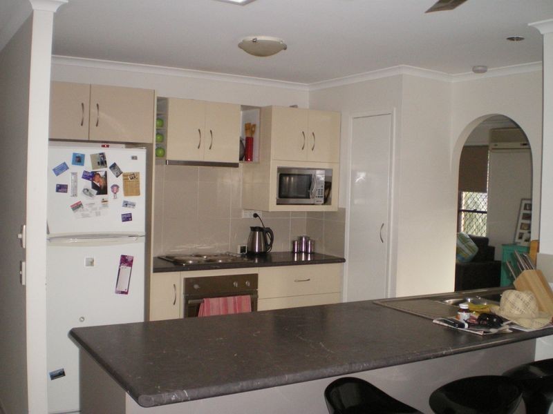 77 Alexander Drive, Highland Park QLD 4211