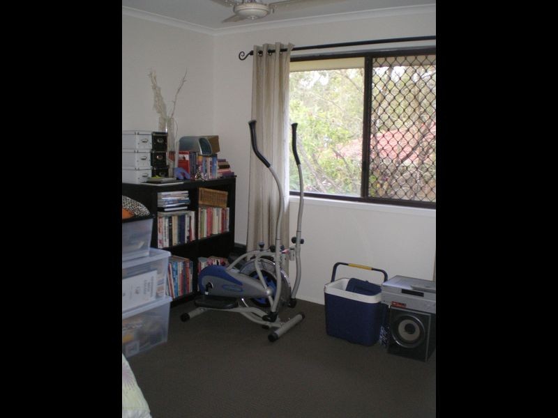 77 Alexander Drive, Highland Park QLD 4211