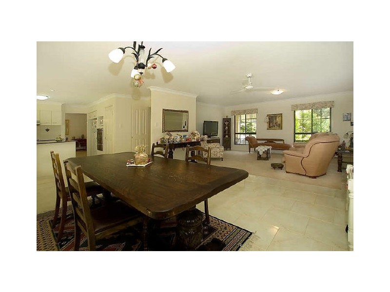 17 Lords Avenue, Mount Nathan QLD 4211