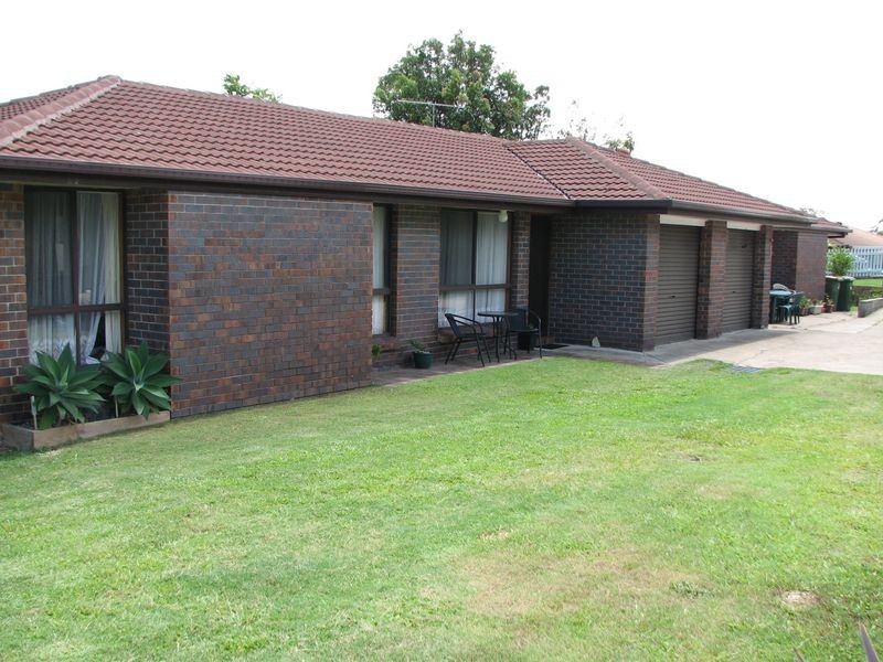 2/13 Gumbeel Court, Highland Park QLD 4211