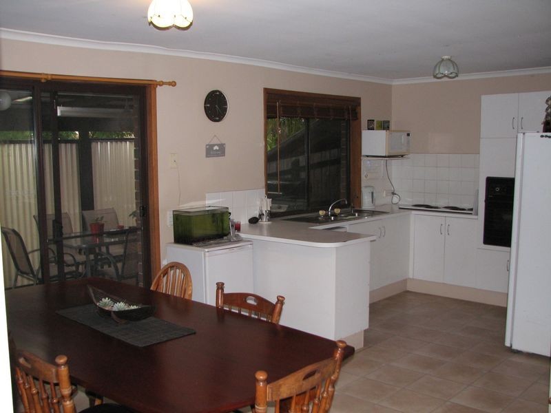 2/13 Gumbeel Court, Highland Park QLD 4211