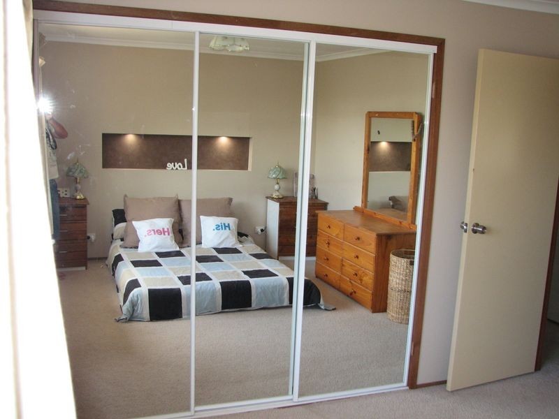 2/13 Gumbeel Court, Highland Park QLD 4211