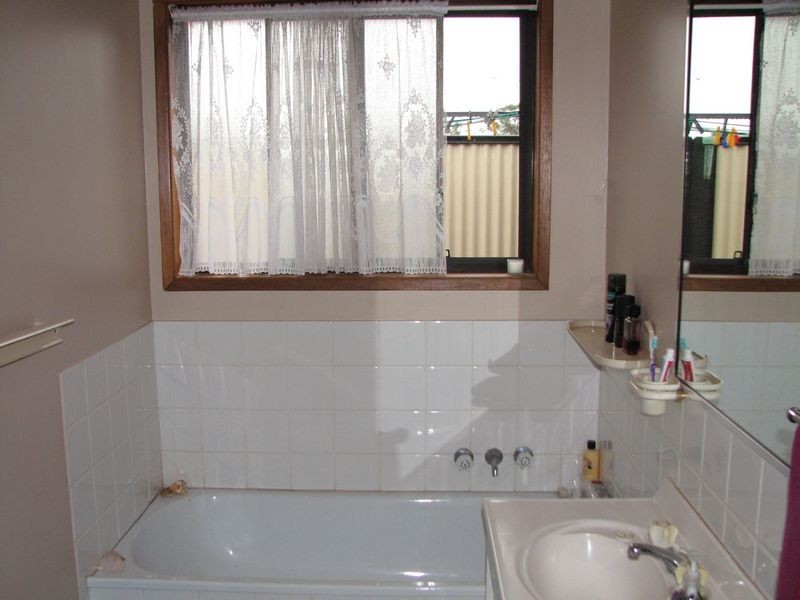 2/13 Gumbeel Court, Highland Park QLD 4211