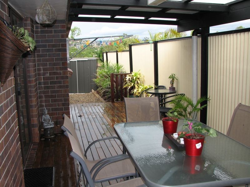 2/13 Gumbeel Court, Highland Park QLD 4211