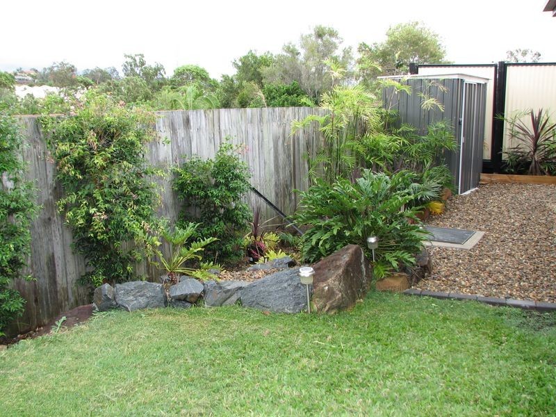 2/13 Gumbeel Court, Highland Park QLD 4211