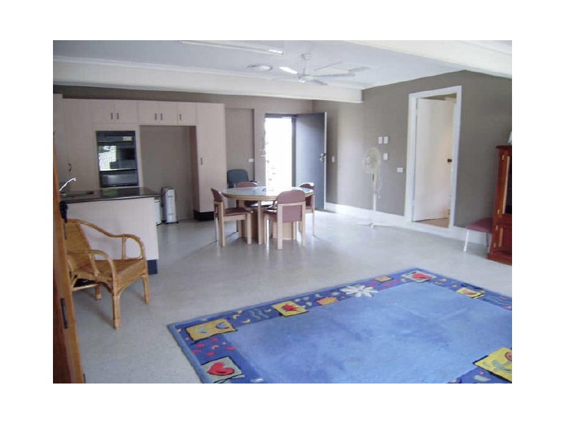 4 Nerang River Drive, Nerang QLD 4211