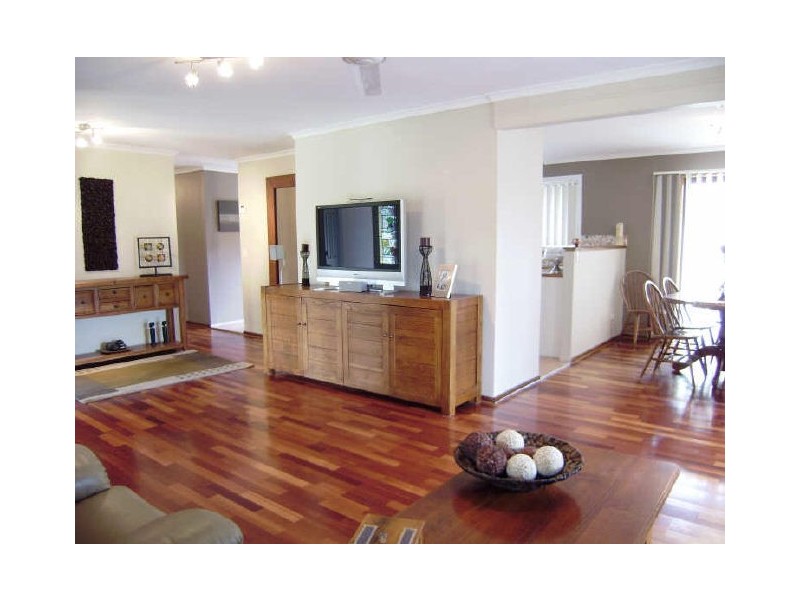 4 Nerang River Drive, Nerang QLD 4211