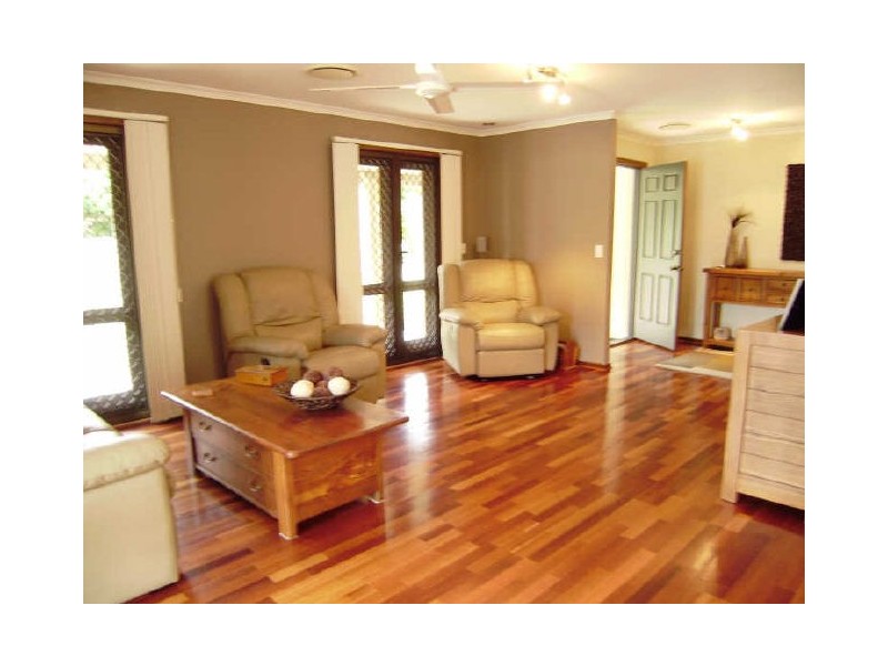 4 Nerang River Drive, Nerang QLD 4211
