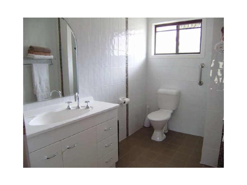 4 Nerang River Drive, Nerang QLD 4211