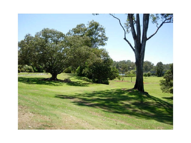 22 Riverwood Drive, Ashmore QLD 4214