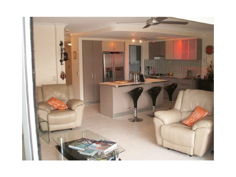 8/3208 Central Place, Carrara QLD 4211