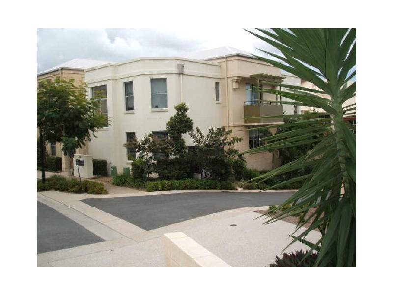 8/3208 Central Place, Carrara QLD 4211