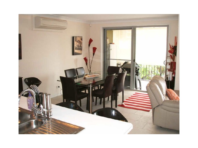 8/3208 Central Place, Carrara QLD 4211