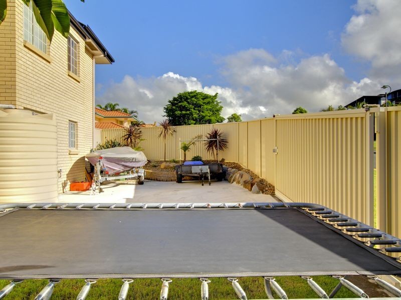 2 Ramada Place, Highland Park QLD 4211