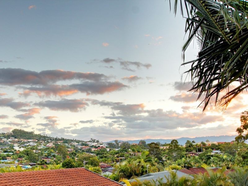 1 Mcleod Street, Highland Park QLD 4211