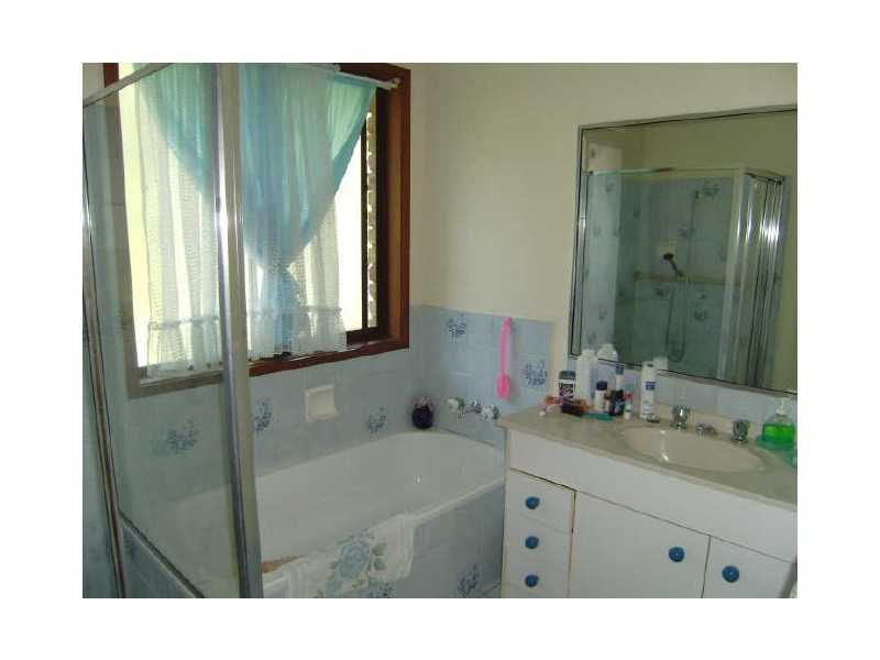 18 Saraji Street, Worongary QLD 4213