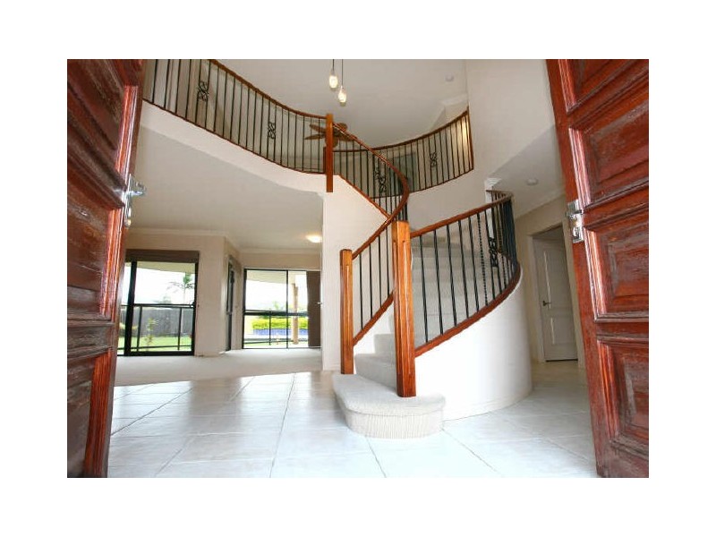 8 Blackheath Terrace, Pacific Pines QLD 4211