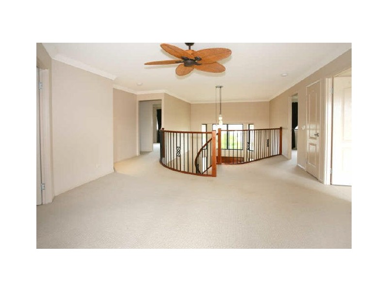 8 Blackheath Terrace, Pacific Pines QLD 4211