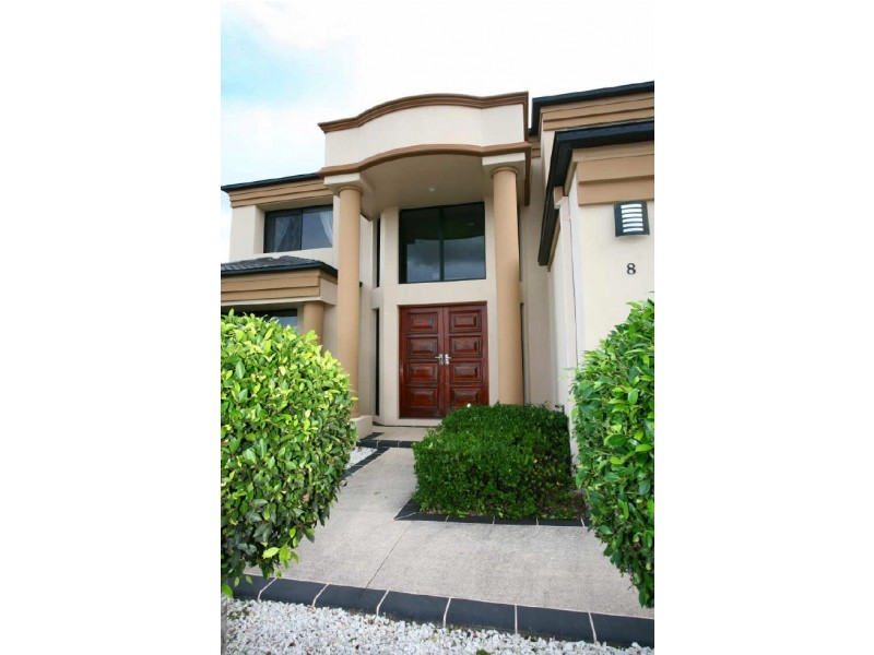 8 Blackheath Terrace, Pacific Pines QLD 4211