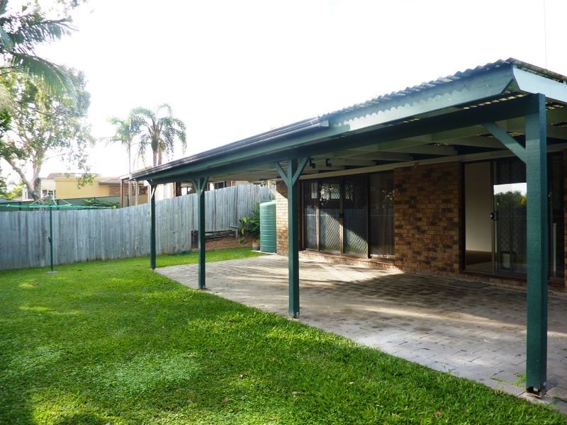 9 Pleasant Court, Carrara QLD 4211