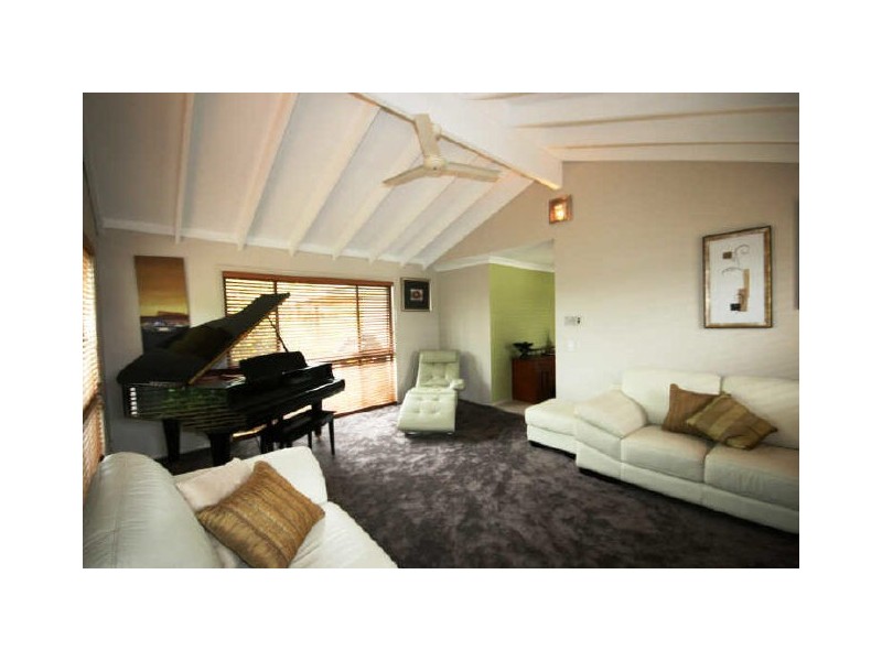 4 Gary Court, Carrara QLD 4211