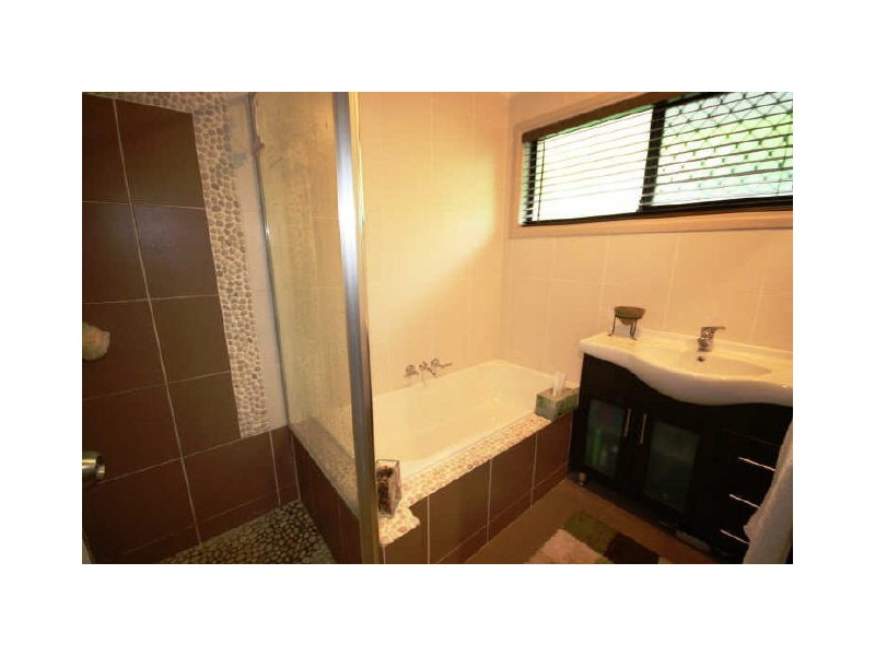 4 Gary Court, Carrara QLD 4211