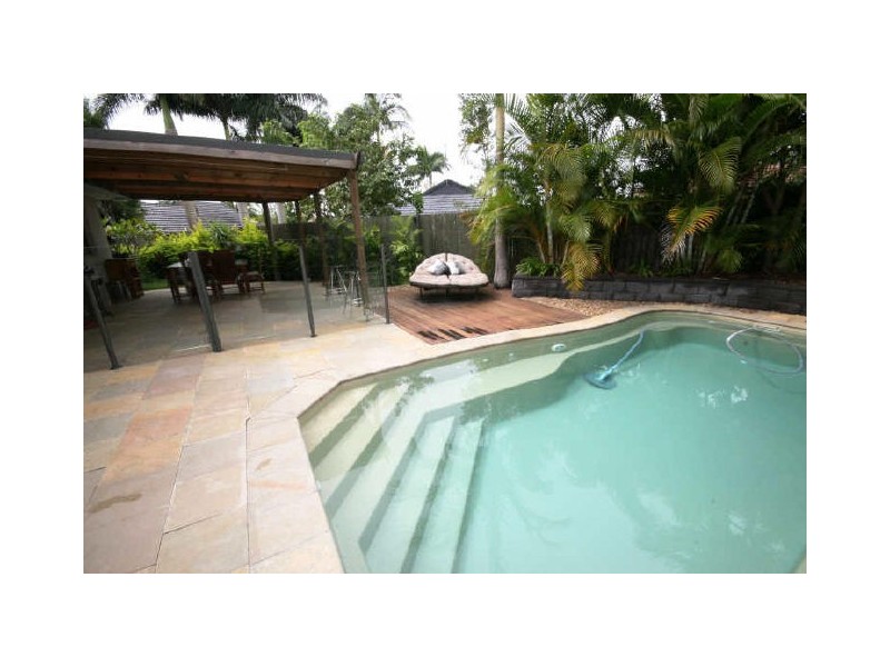 4 Gary Court, Carrara QLD 4211