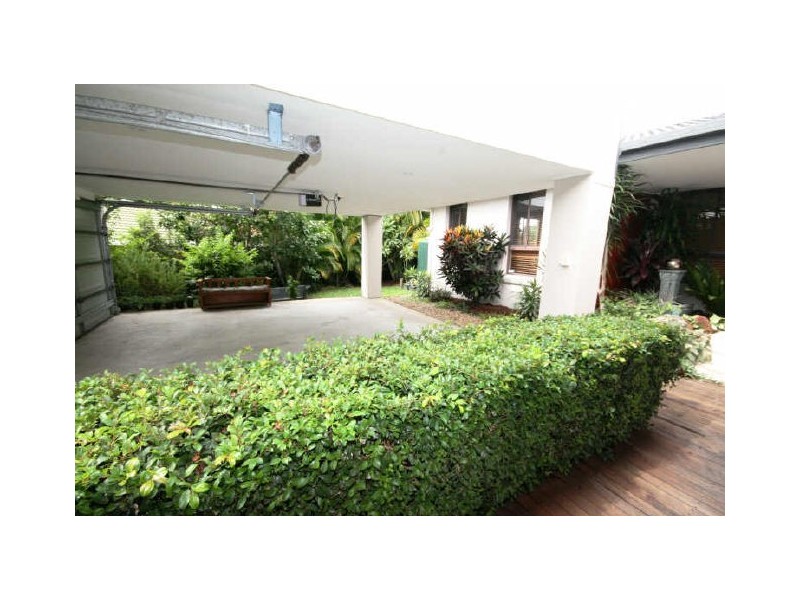 4 Gary Court, Carrara QLD 4211