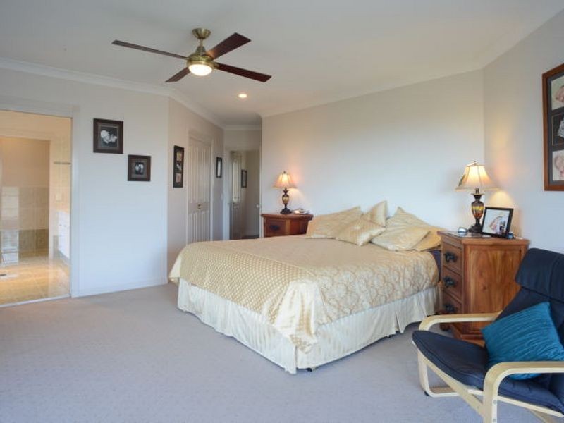 5 Ramada Place, Highland Park QLD 4211