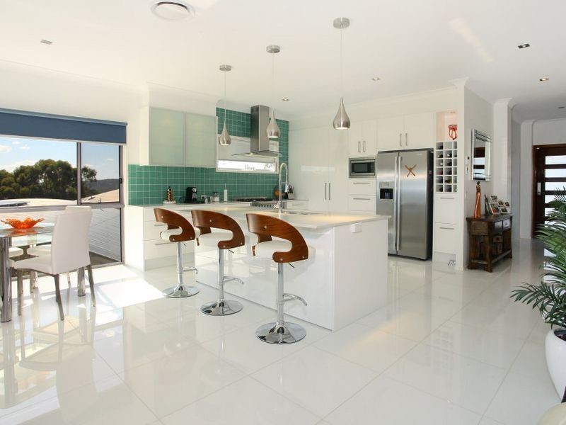 52 Tara Vista Boulevard, Highland Park QLD 4211