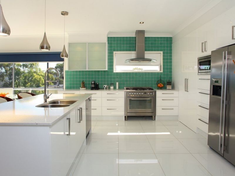 52 Tara Vista Boulevard, Highland Park QLD 4211