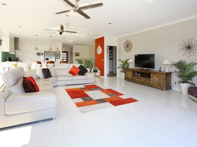 52 Tara Vista Boulevard, Highland Park QLD 4211