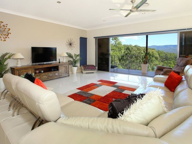 52 Tara Vista Boulevard, Highland Park QLD 4211