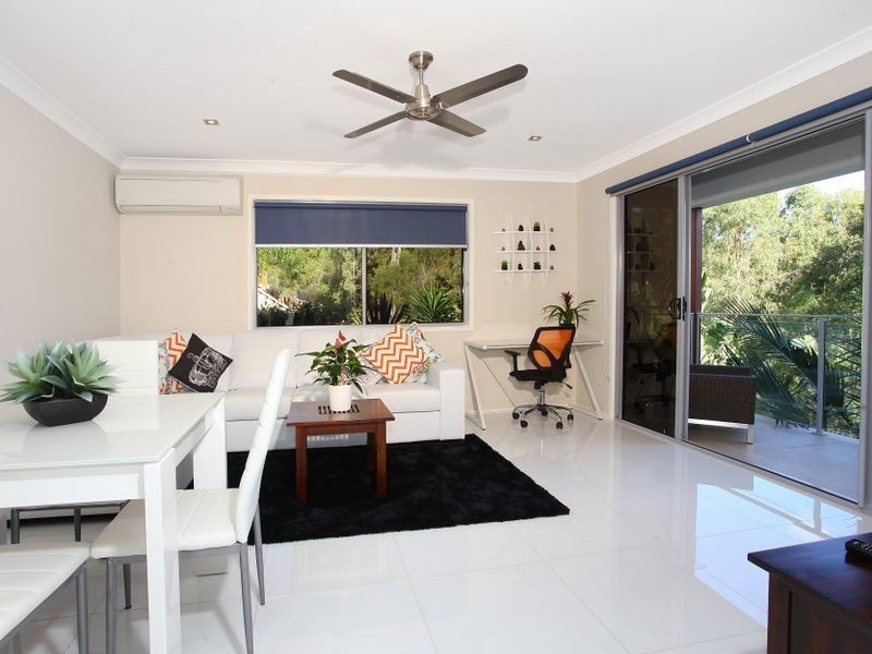 52 Tara Vista Boulevard, Highland Park QLD 4211