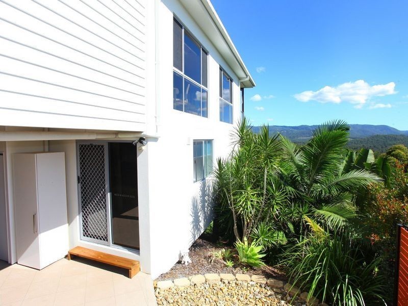 52 Tara Vista Boulevard, Highland Park QLD 4211