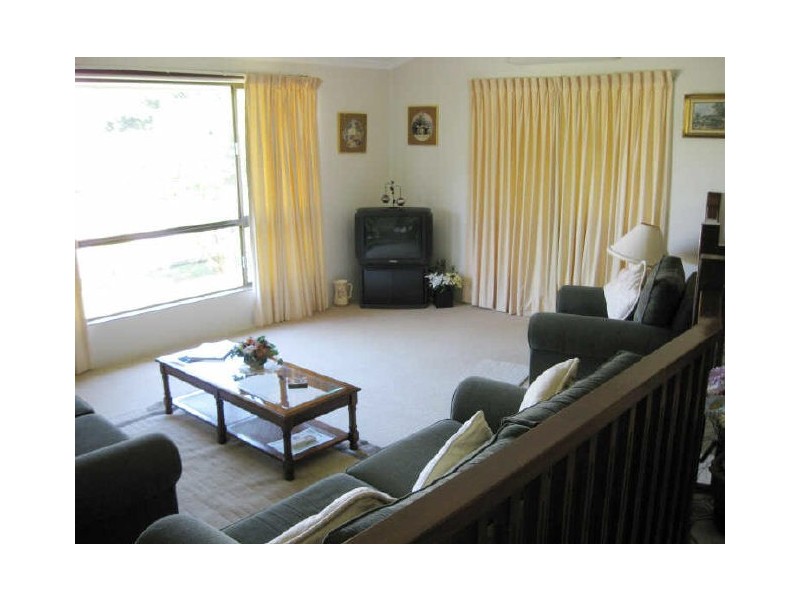 26 Bartlett Avenue, Nerang QLD 4211