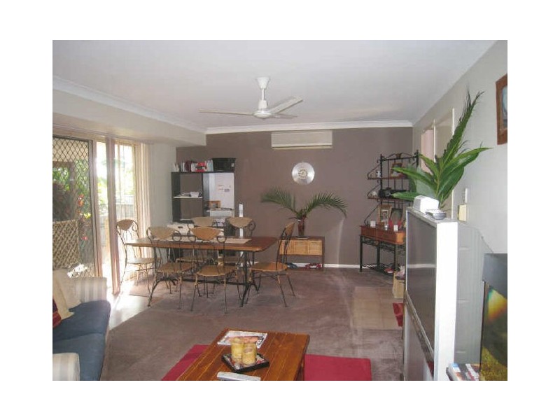 8 Convery Crescent, Highland Park QLD 4211
