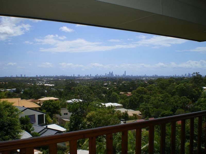 8 Nightingale Court, Highland Park QLD 4211