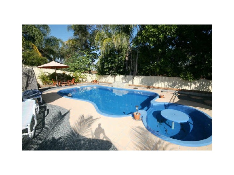 3 Issell Place, Highland Park QLD 4211
