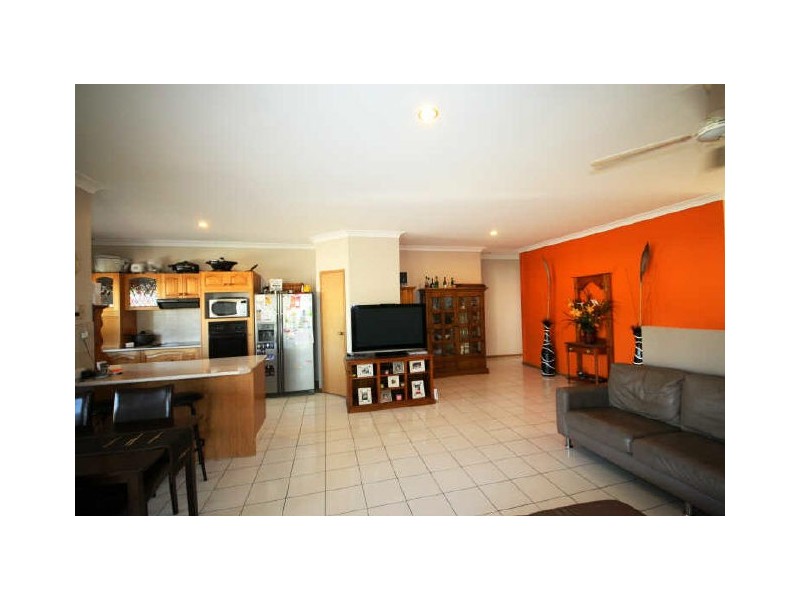 2 Rona Court, Merrimac QLD 4226