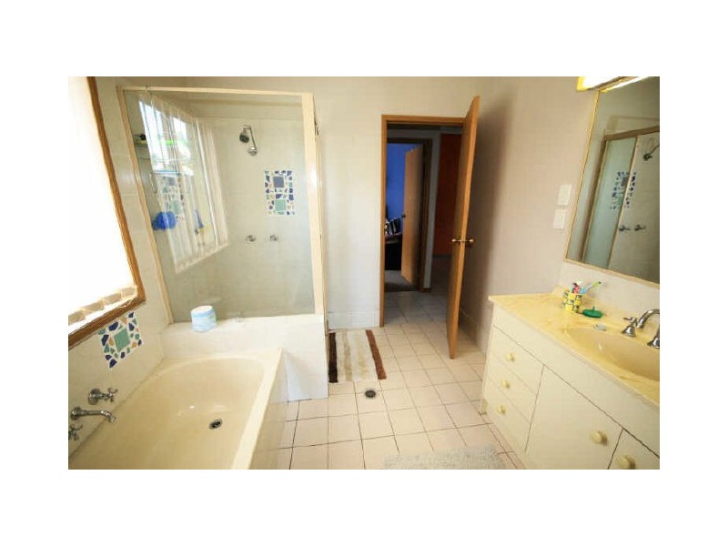 2 Rona Court, Merrimac QLD 4226