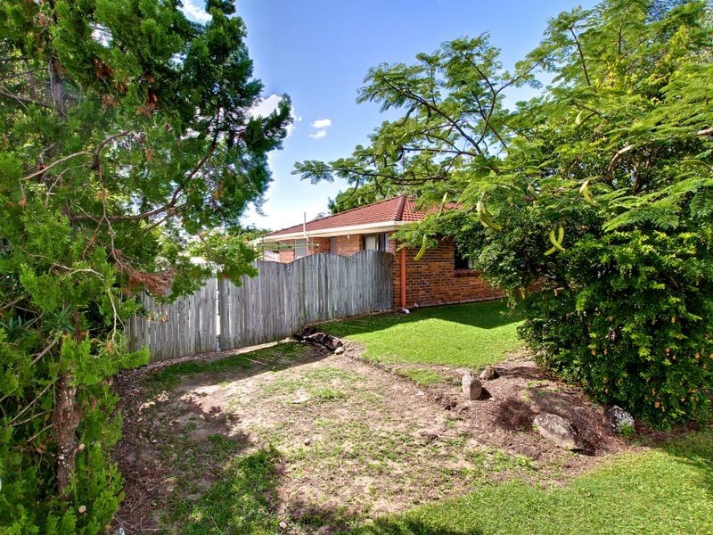 2 Issell Place, Highland Park QLD 4211