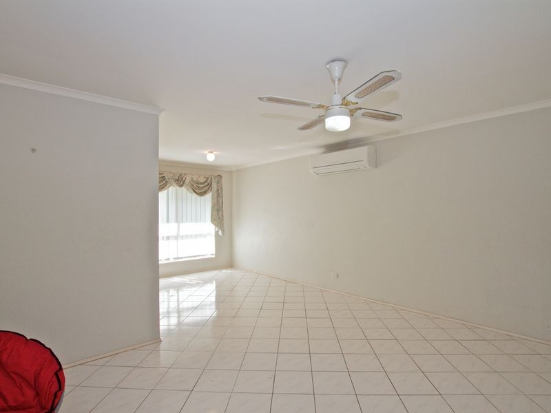 2 Issell Place, Highland Park QLD 4211