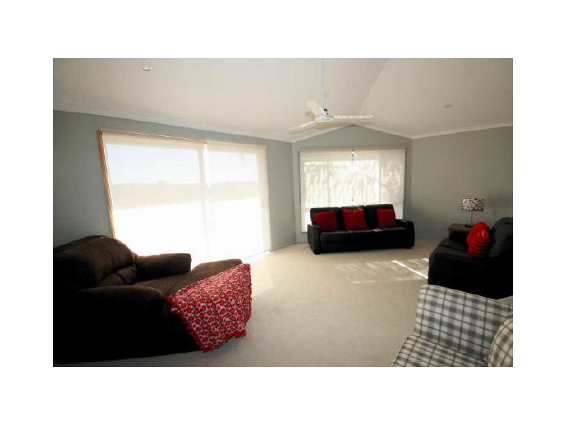 26 Kincaid Drive, Highland Park QLD 4211
